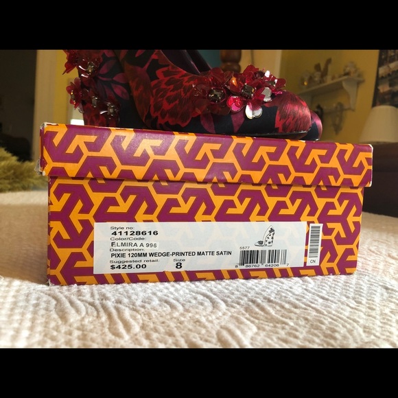 Tory Burch  120 MM  printed matte satin wedge - Picture 5 of 6